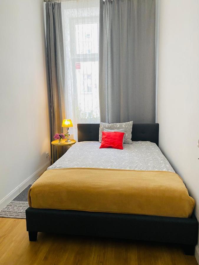 Apartament Centrum Познан Екстериор снимка